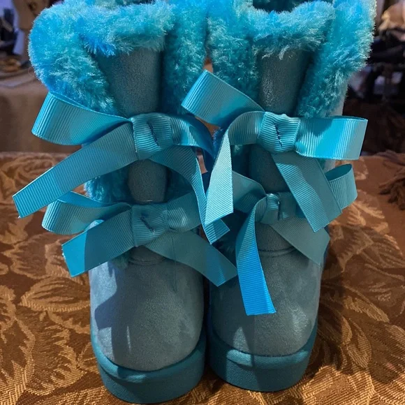 NWOB Hot Tomato suede boots size 8 - Picture 3 of 5